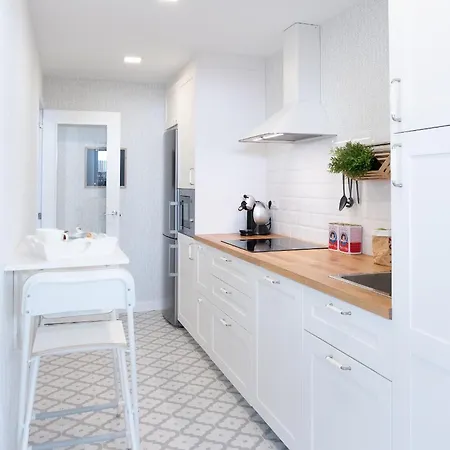 De Diseno Centrico Con Terraza Espectacular Apartman *