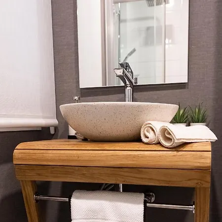 De Diseno Centrico Con Terraza Espectacular Apartman *