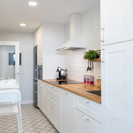 De Diseno Centrico Con Terraza Espectacular Apartman