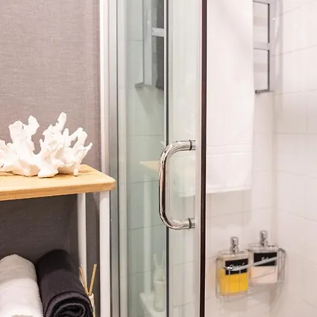 De Diseno Centrico Con Terraza Espectacular Apartman